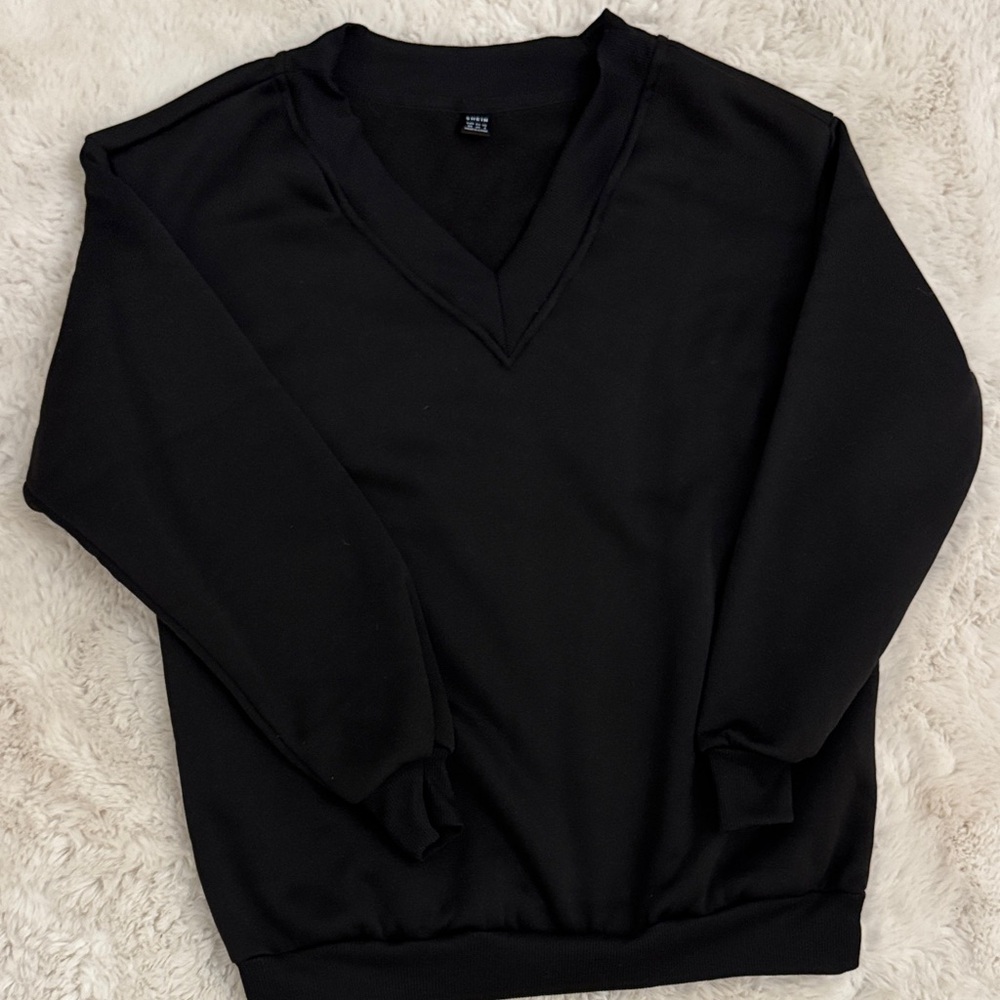 SHEIN Men's Classic Black V-Neck Sweater